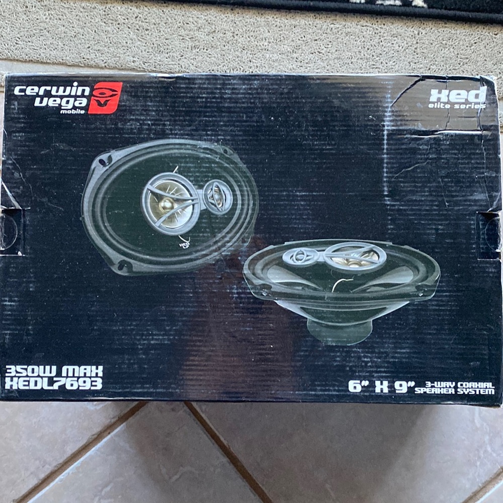 Cerwin Vega 350W MAX XEDL7693.  XED ELITE SERIES. Brand new never opened